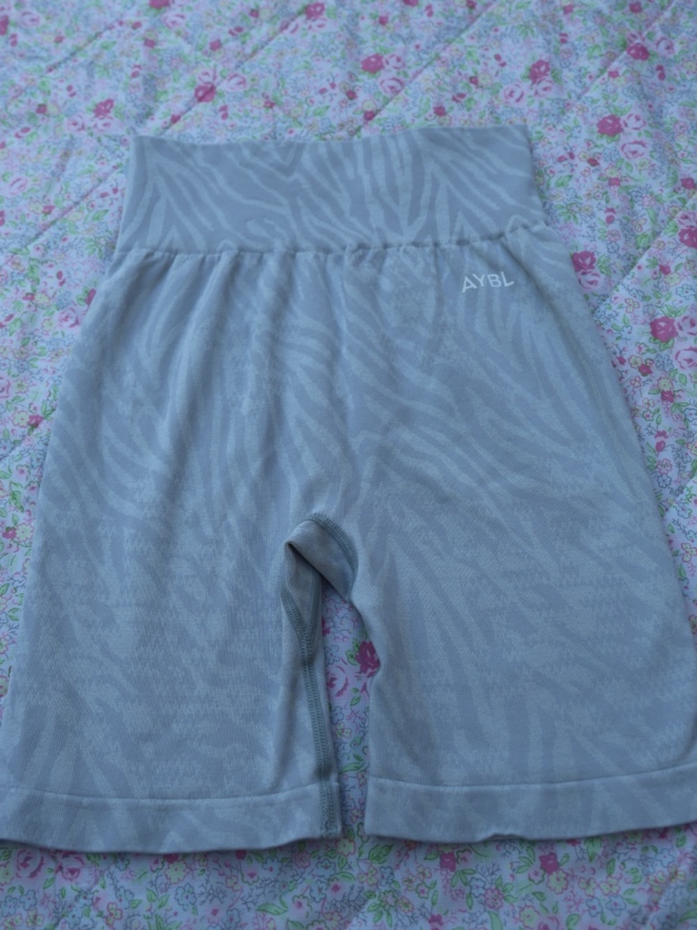 AYBL Seamless High Waisted Shorts Gray Zebra Print Size M #BEAYBL